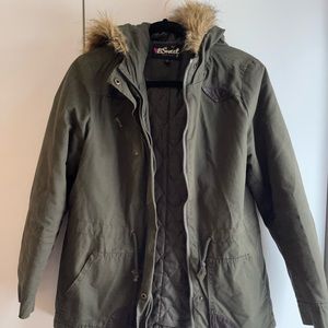 Hunter Green Winter Jacket with Fur Hood and Leather Detailings